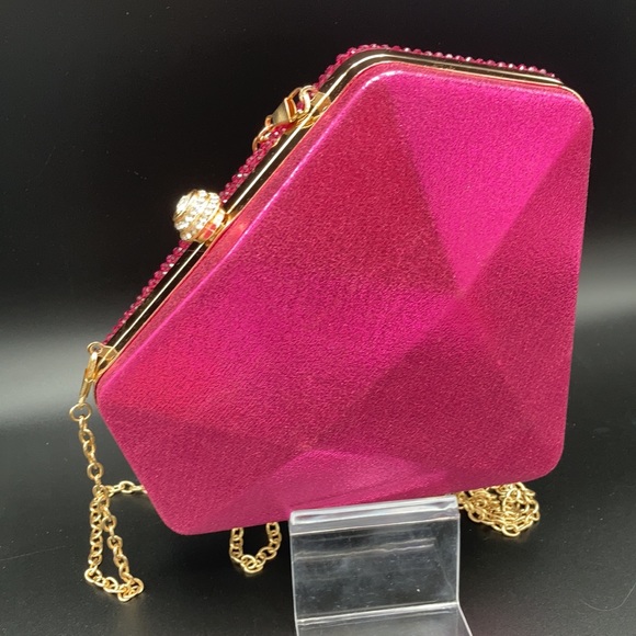 24HR DROP ⬇️ Sug Rhinestone encrusted Diamond Shaped purse/clutch - Picture 5 of 12